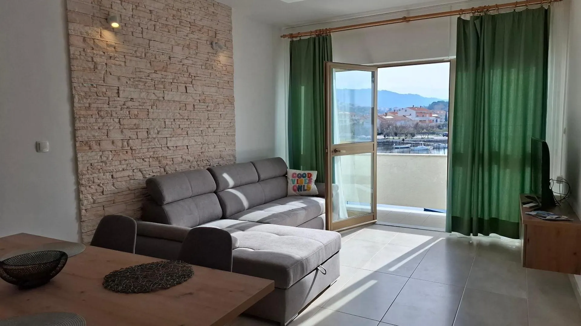 Apartment Apartmani Maris III Rab Town
